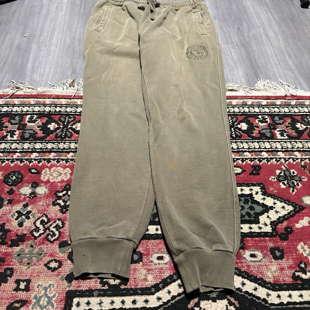 XL greenish gymshark sweats supper heavy baggy material.